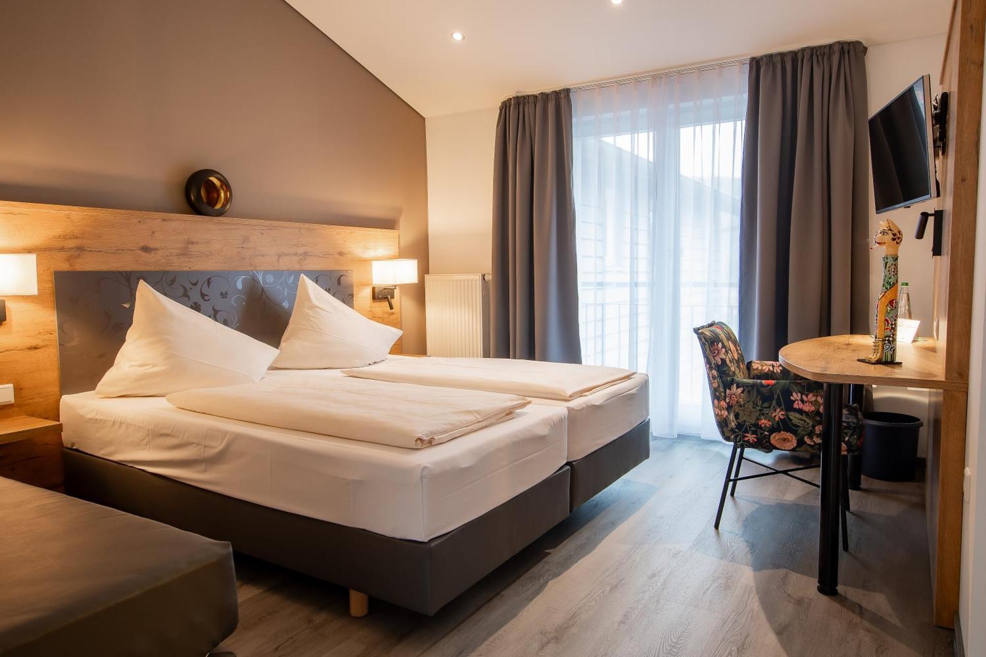 Hotel & Restaurant Bestenheider Stuben เวิร์ทไฮม์ ภายนอก รูปภาพ