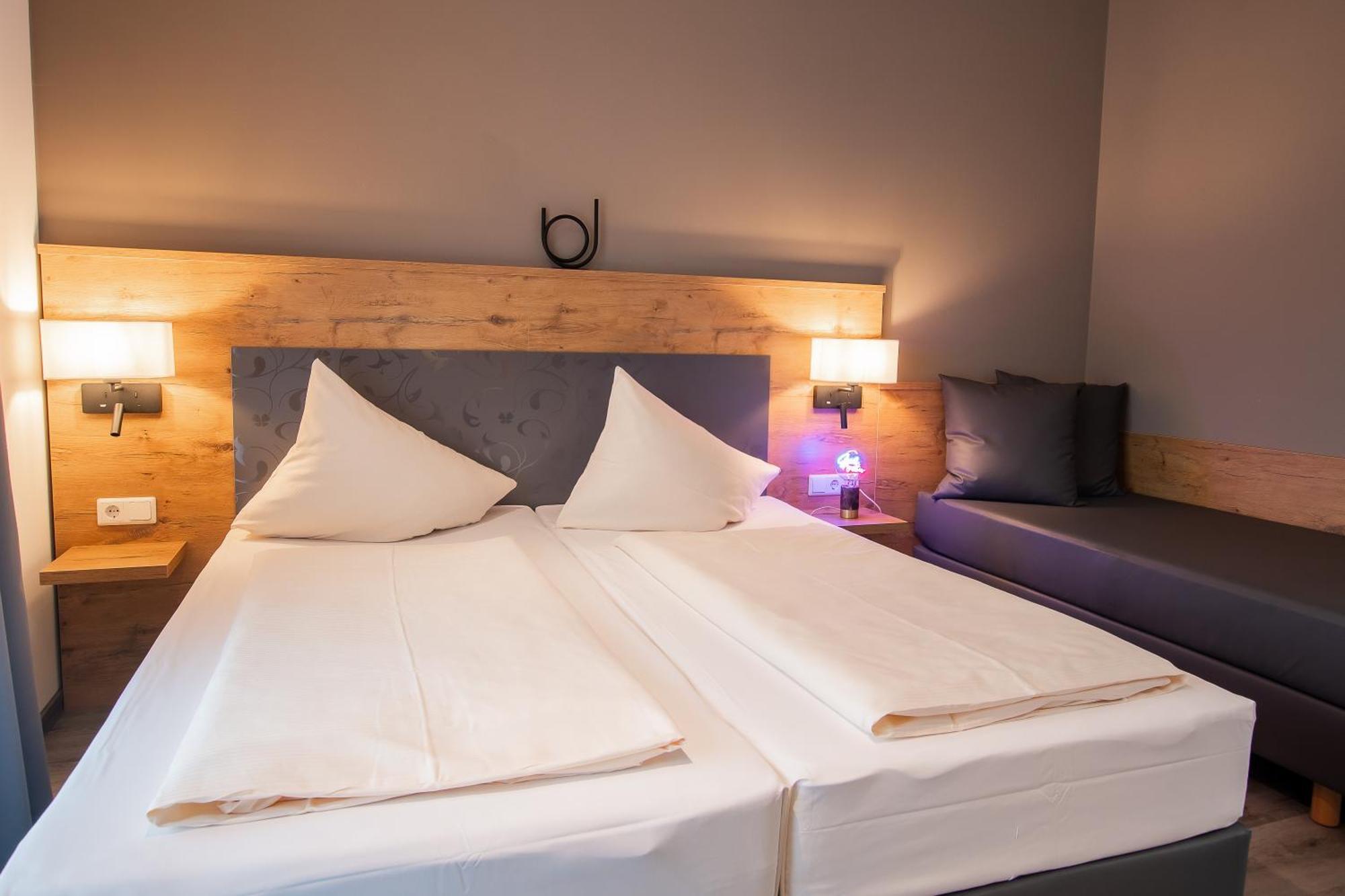 Hotel & Restaurant Bestenheider Stuben เวิร์ทไฮม์ ภายนอก รูปภาพ