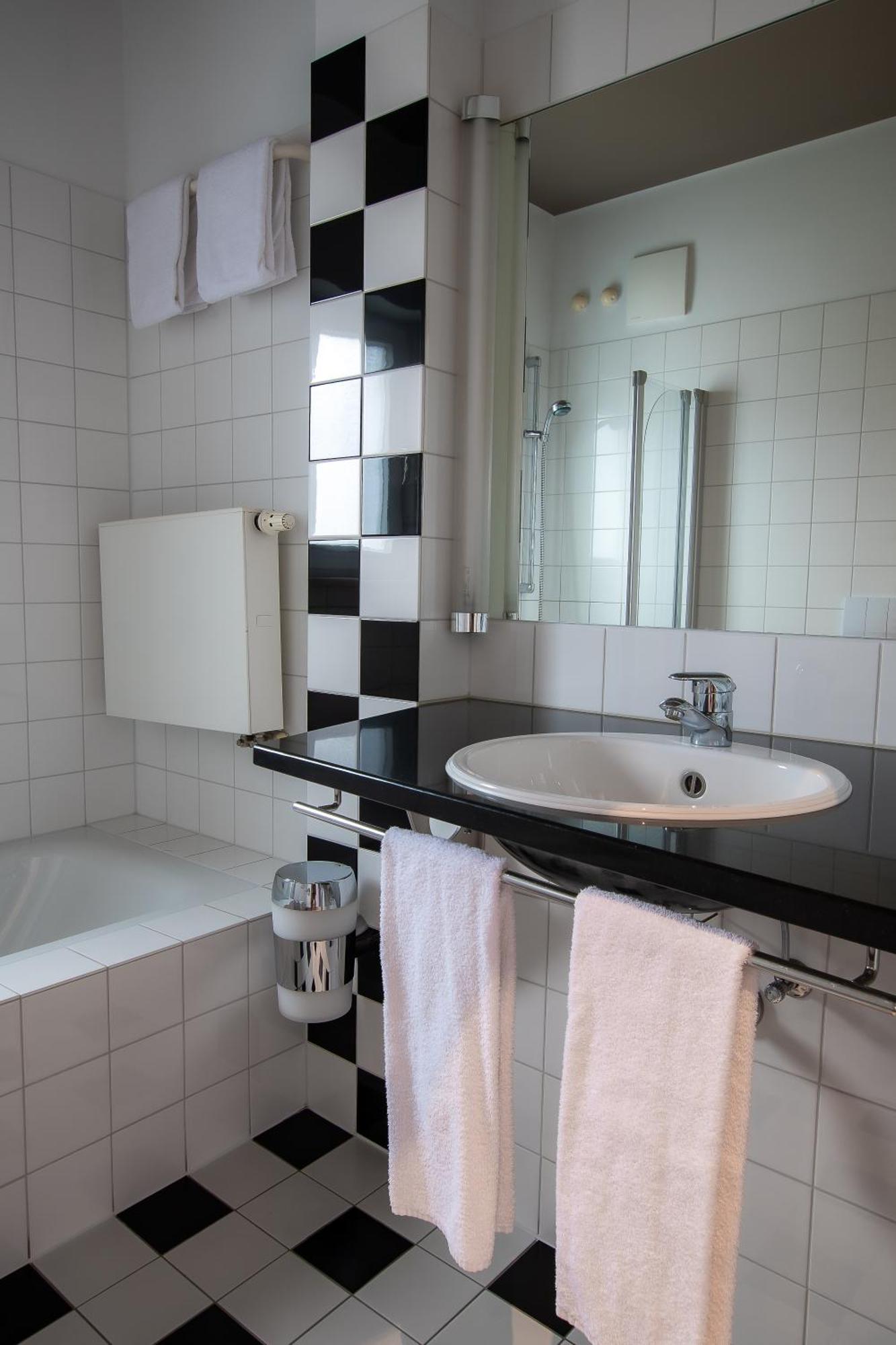 Hotel & Restaurant Bestenheider Stuben เวิร์ทไฮม์ ภายนอก รูปภาพ